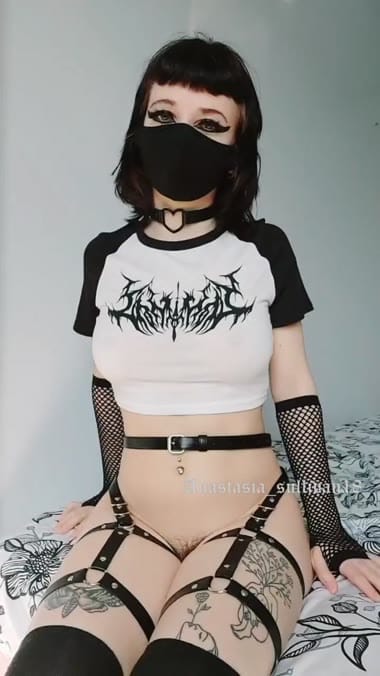 A small goth doll showing her busty side ????