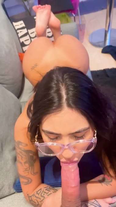 No one asked to see a college babe swallowing a dick but here i am